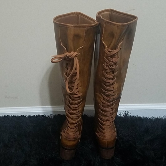 Boots - Picture 2 of 5